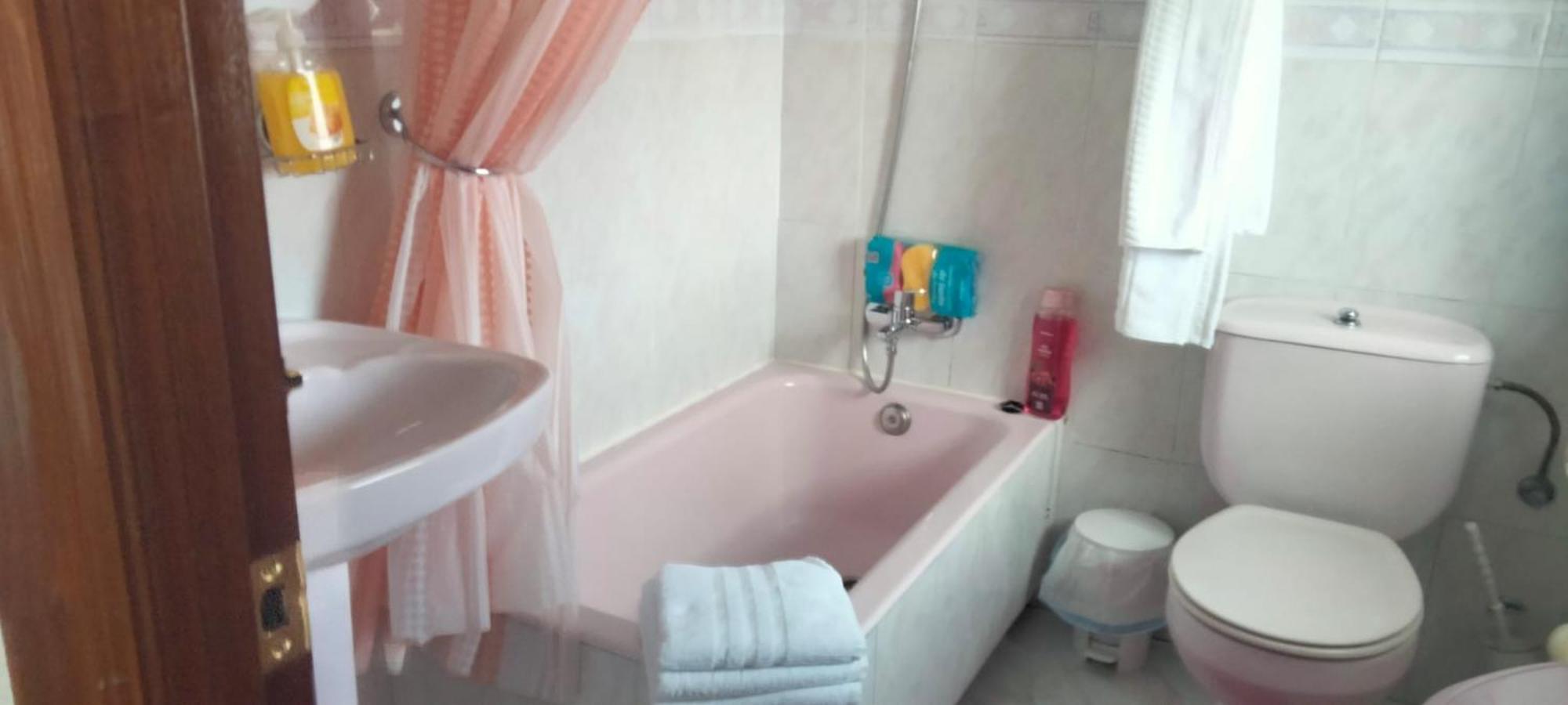 ארנוארו Apartamentos Turisticos El Ponton מראה חיצוני תמונה