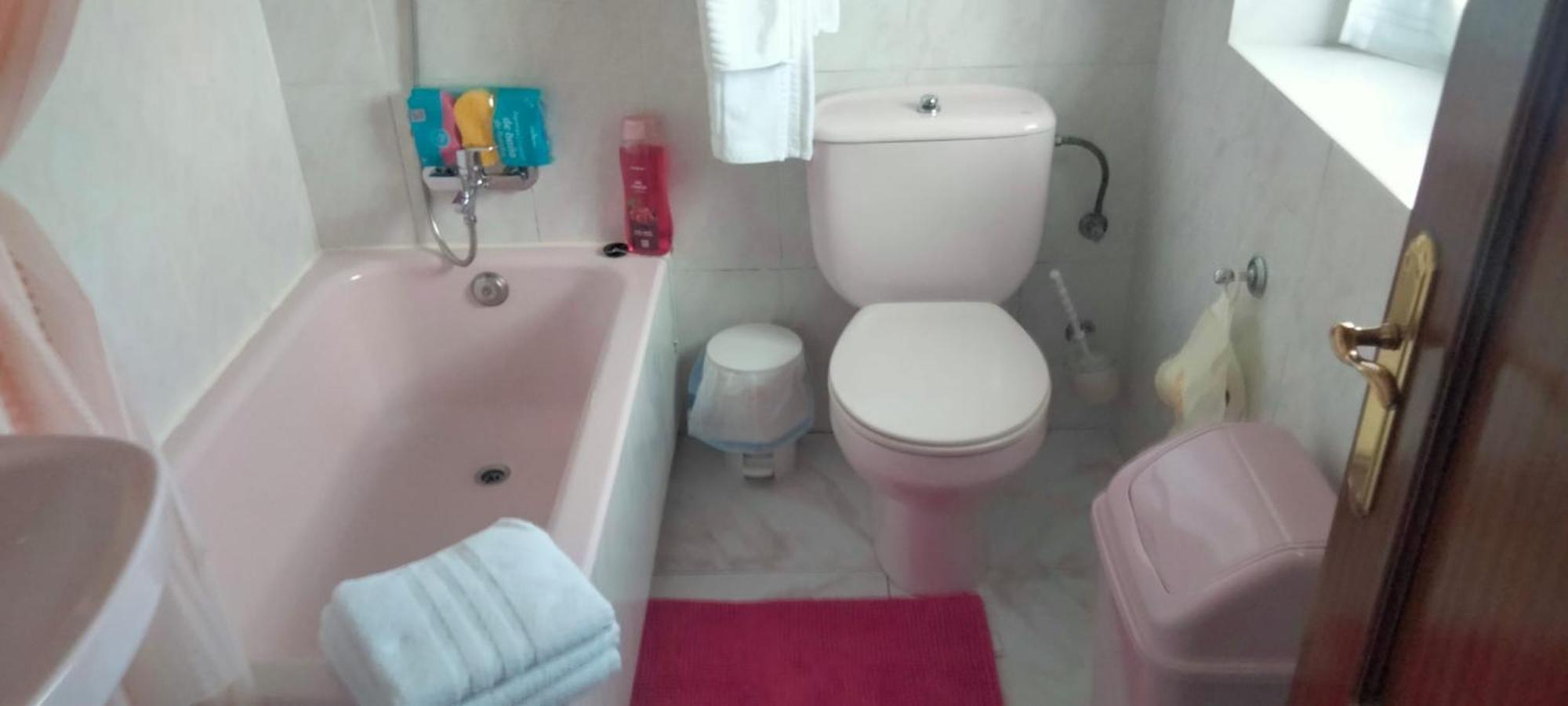 ארנוארו Apartamentos Turisticos El Ponton מראה חיצוני תמונה