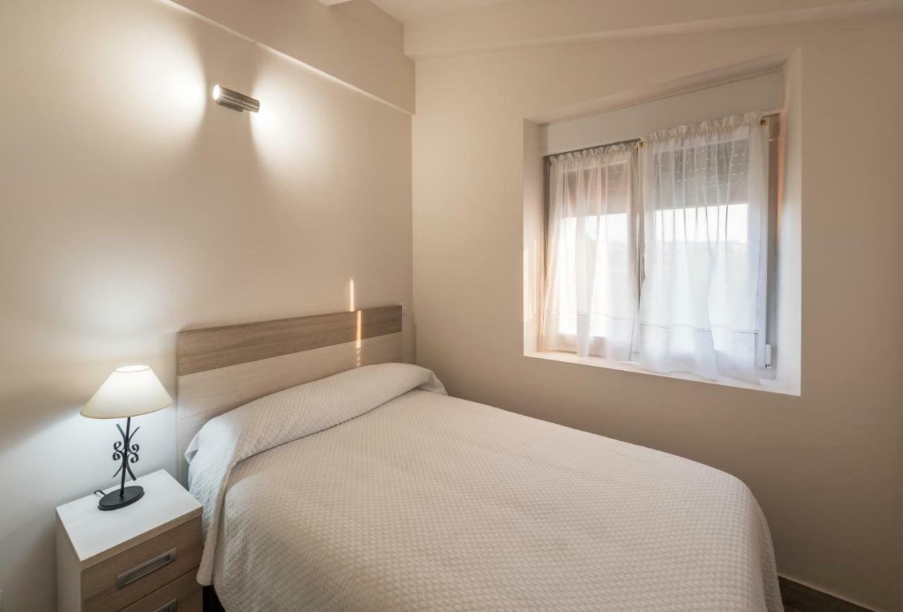 ארנוארו Apartamentos Turisticos El Ponton מראה חיצוני תמונה