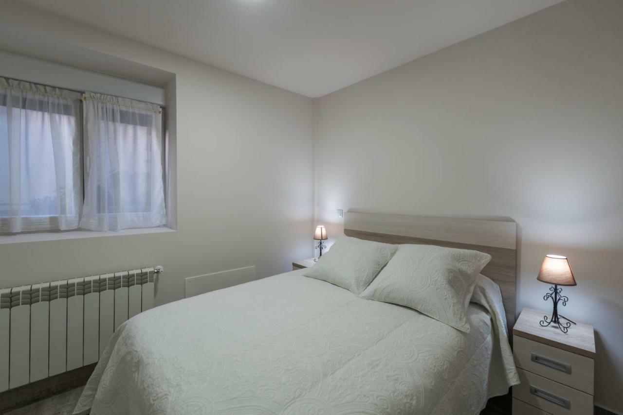 ארנוארו Apartamentos Turisticos El Ponton מראה חיצוני תמונה